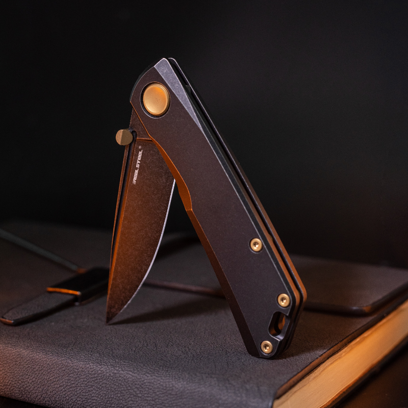 Luna Boost | Frame Lock | Titanium