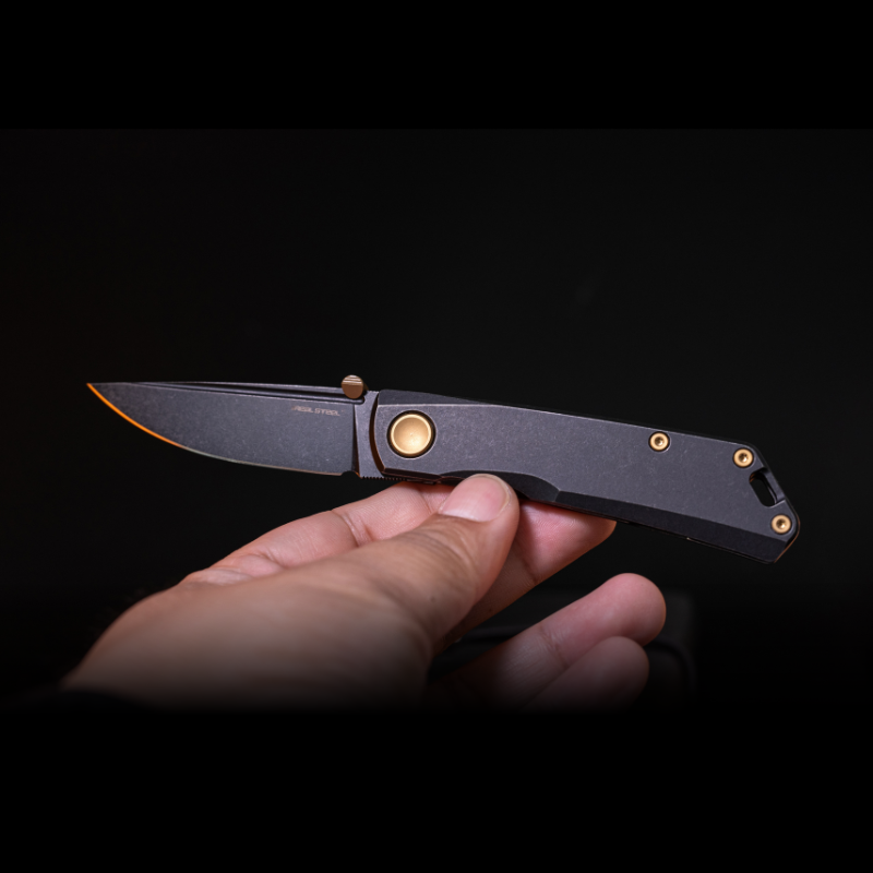 Luna Boost | Frame Lock | Titanium