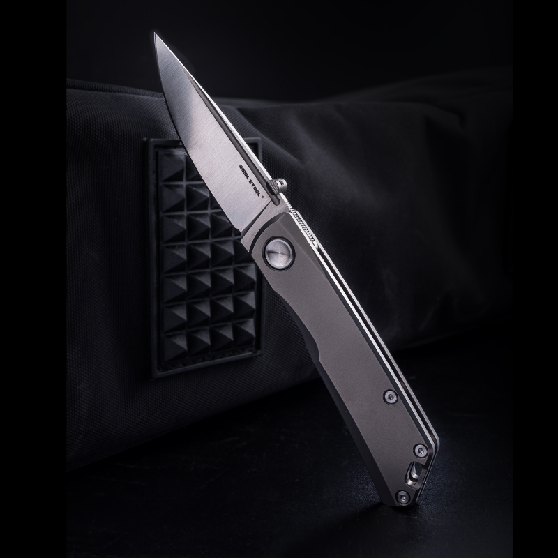 Luna Boost | Frame Lock | Titanium