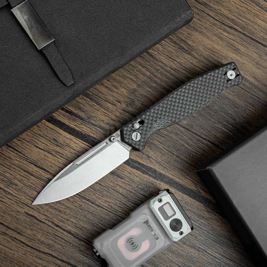 Huginn Compact Ultra | LC200N | Carbon Fiber